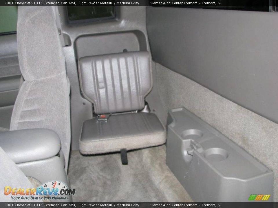 2001 Chevrolet S10 LS Extended Cab 4x4 Light Pewter Metallic / Medium Gray Photo #21
