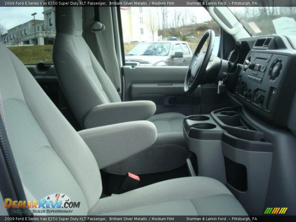 2009 Ford E Series Van E350 Super Duty XLT Passenger Brilliant Silver Metallic / Medium Flint Photo #15