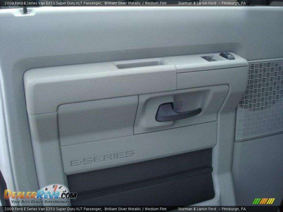 2009 Ford E Series Van E350 Super Duty XLT Passenger Brilliant Silver Metallic / Medium Flint Photo #18