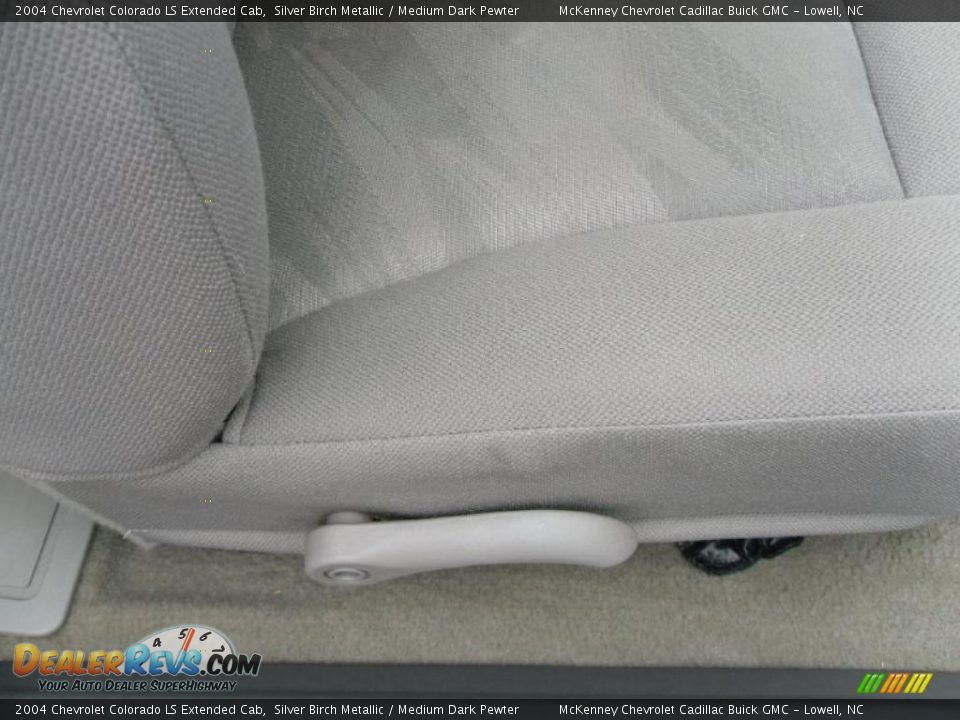2004 Chevrolet Colorado LS Extended Cab Silver Birch Metallic / Medium Dark Pewter Photo #17