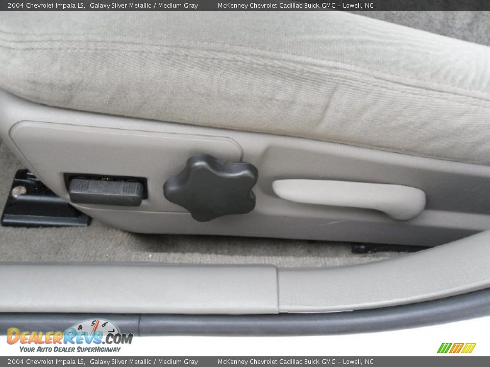 2004 Chevrolet Impala LS Galaxy Silver Metallic / Medium Gray Photo #9