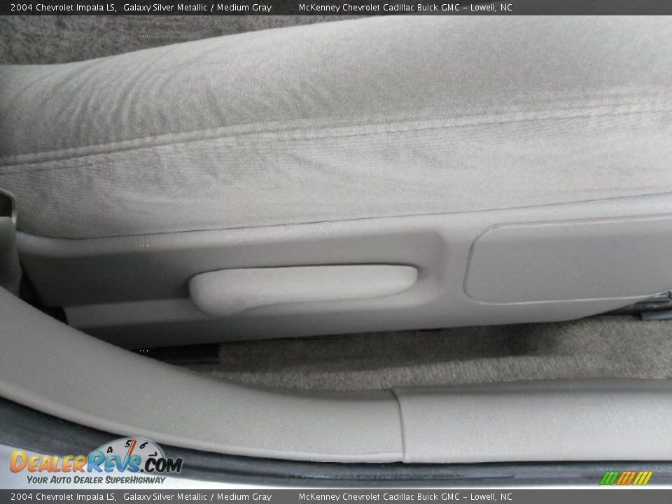2004 Chevrolet Impala LS Galaxy Silver Metallic / Medium Gray Photo #20