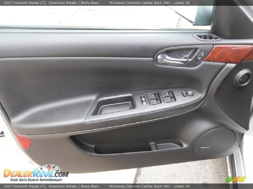 2007 Chevrolet Impala LTZ Silverstone Metallic / Ebony Black Photo #10