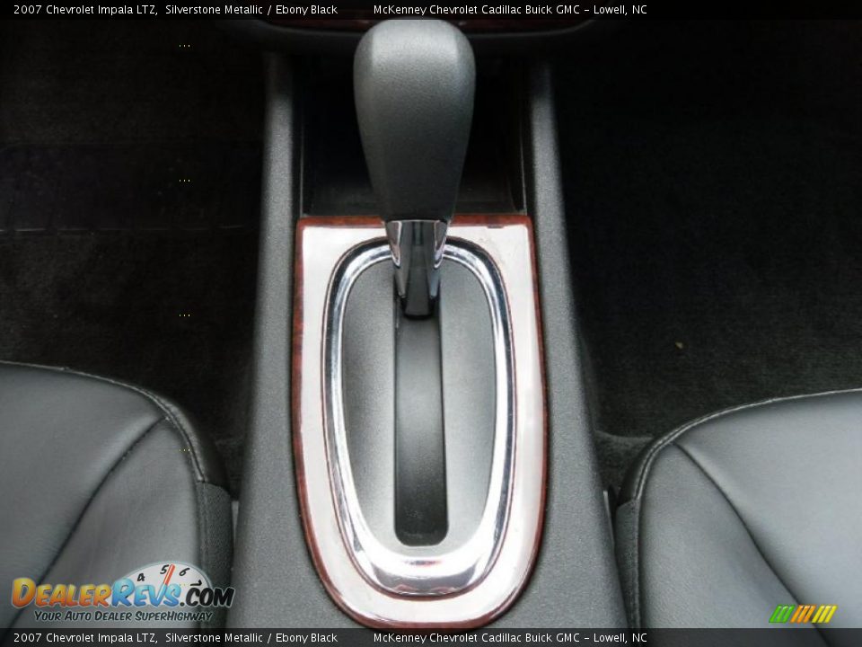 2007 Chevrolet Impala LTZ Silverstone Metallic / Ebony Black Photo #11