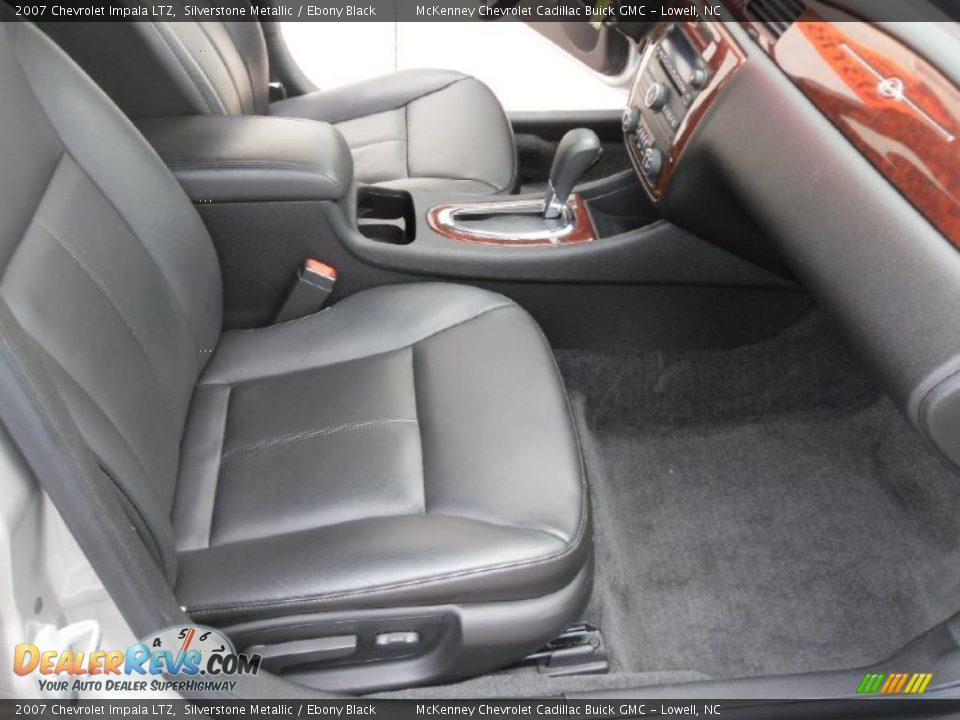 2007 Chevrolet Impala LTZ Silverstone Metallic / Ebony Black Photo #19