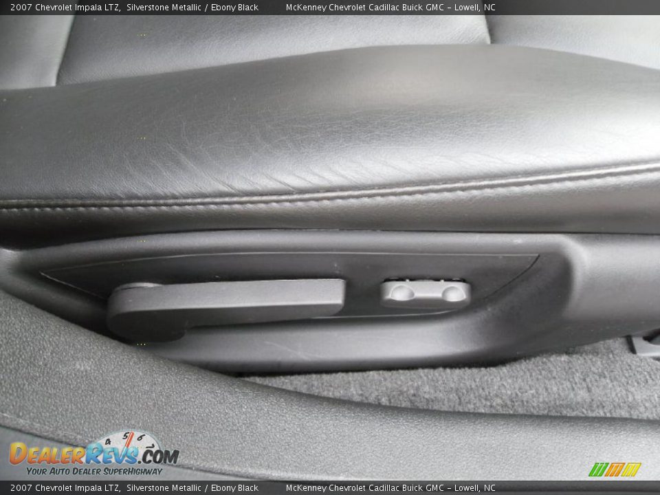 2007 Chevrolet Impala LTZ Silverstone Metallic / Ebony Black Photo #20