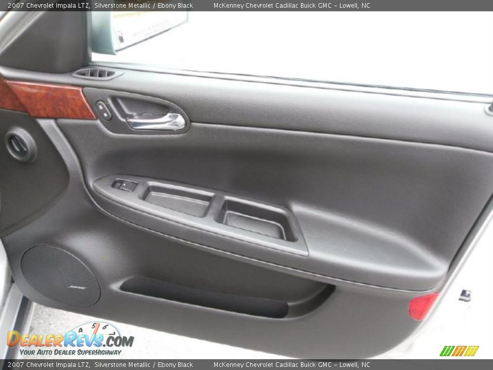 2007 Chevrolet Impala LTZ Silverstone Metallic / Ebony Black Photo #21