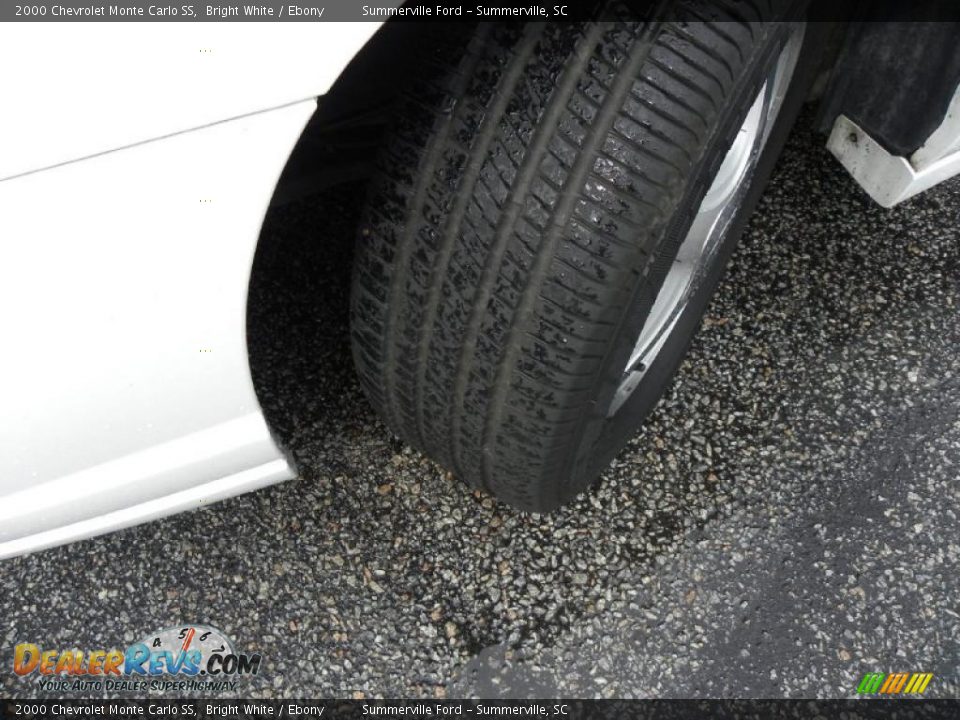 2000 Chevrolet Monte Carlo SS Bright White / Ebony Photo #15