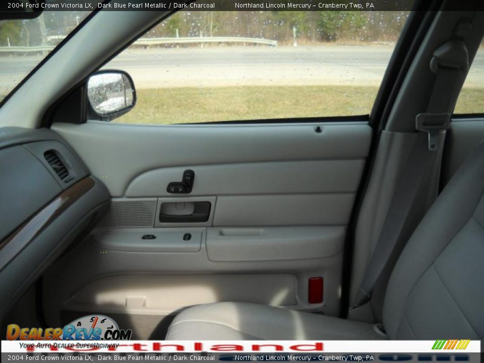 2004 Ford Crown Victoria LX Dark Blue Pearl Metallic / Dark Charcoal Photo #8