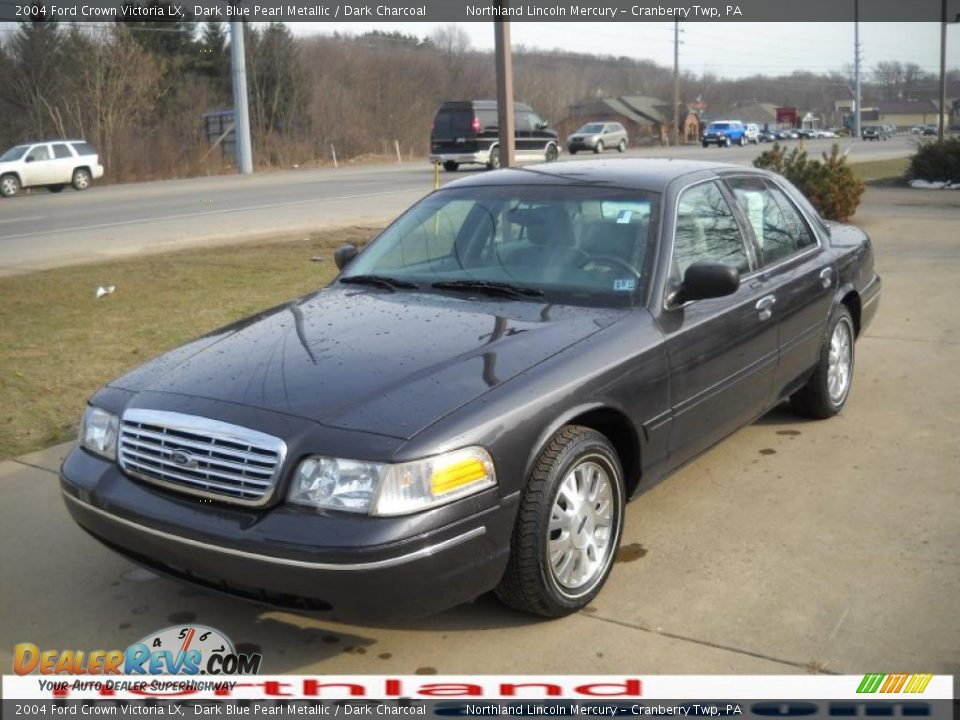 2004 Ford Crown Victoria LX Dark Blue Pearl Metallic / Dark Charcoal Photo #13