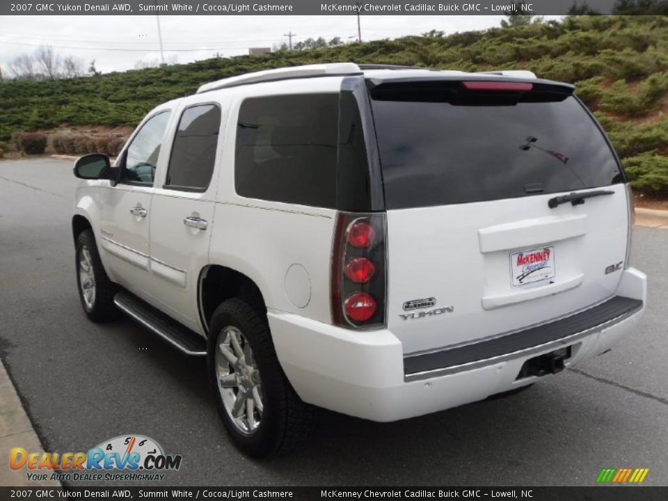 2007 GMC Yukon Denali AWD Summit White / Cocoa/Light Cashmere Photo #2