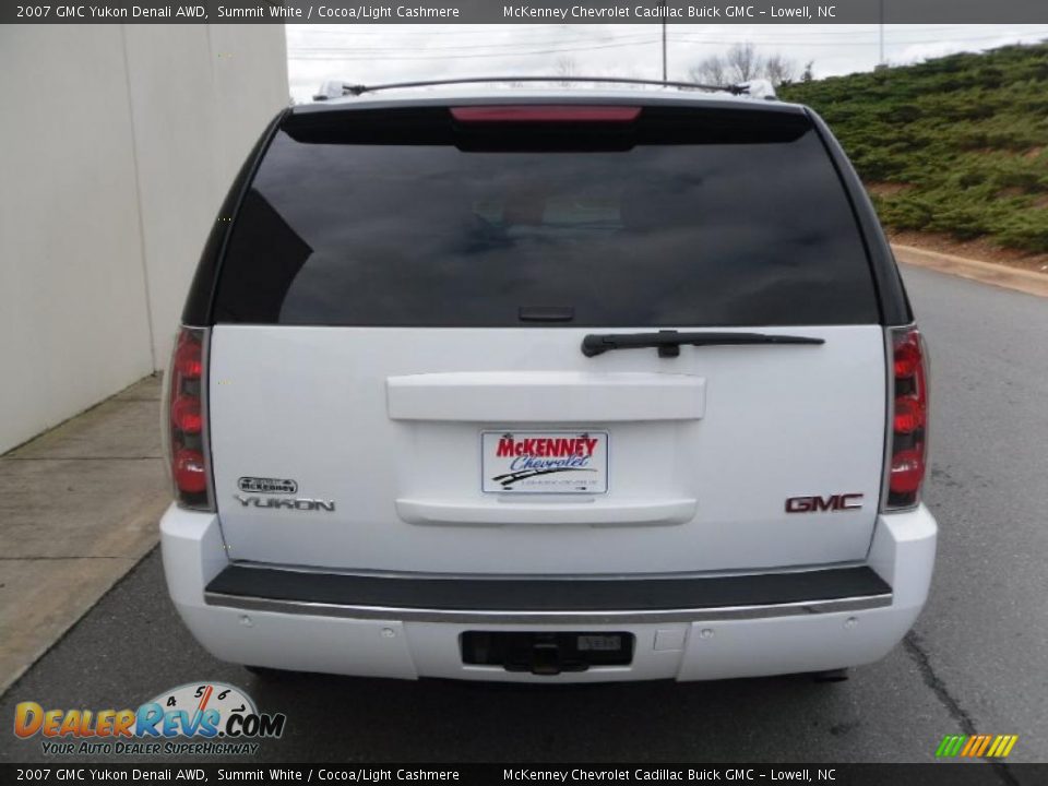 2007 GMC Yukon Denali AWD Summit White / Cocoa/Light Cashmere Photo #3