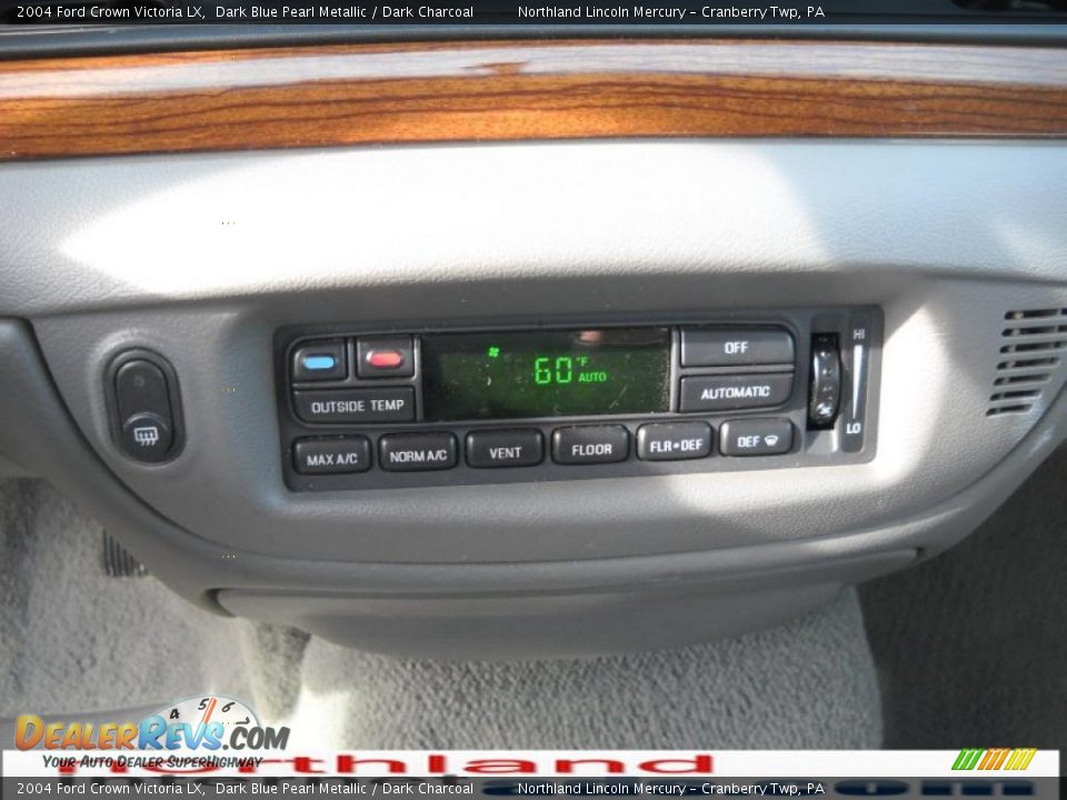 2004 Ford Crown Victoria LX Dark Blue Pearl Metallic / Dark Charcoal Photo #18