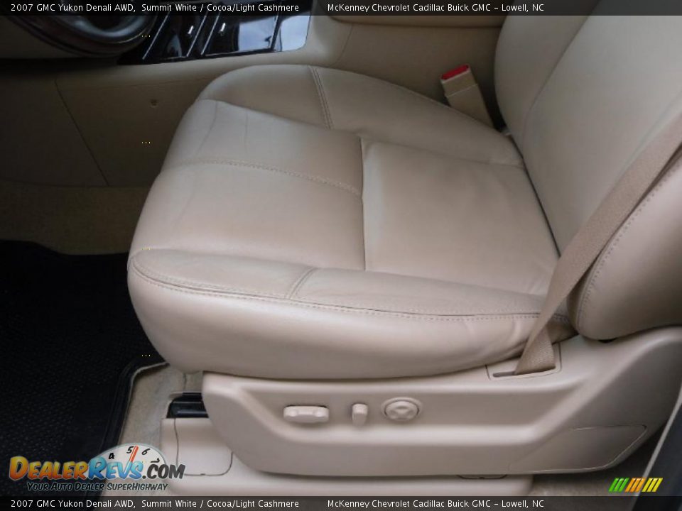 2007 GMC Yukon Denali AWD Summit White / Cocoa/Light Cashmere Photo #8