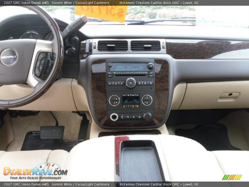 2007 GMC Yukon Denali AWD Summit White / Cocoa/Light Cashmere Photo #22