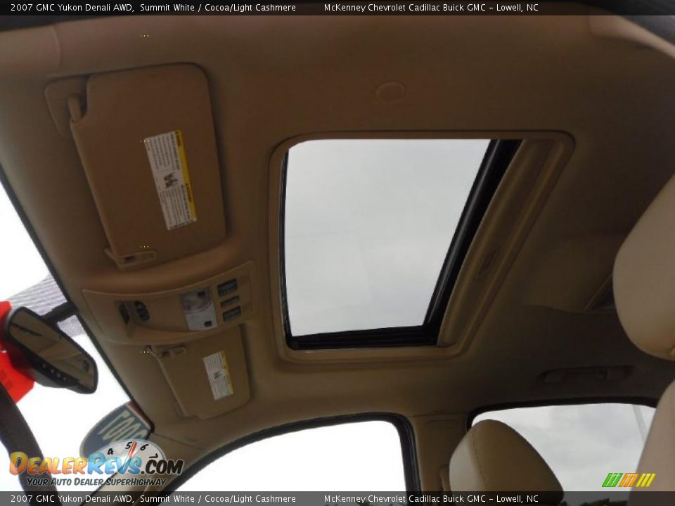 2007 GMC Yukon Denali AWD Summit White / Cocoa/Light Cashmere Photo #23
