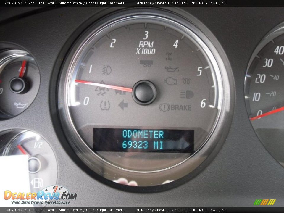 2007 GMC Yukon Denali AWD Summit White / Cocoa/Light Cashmere Photo #25