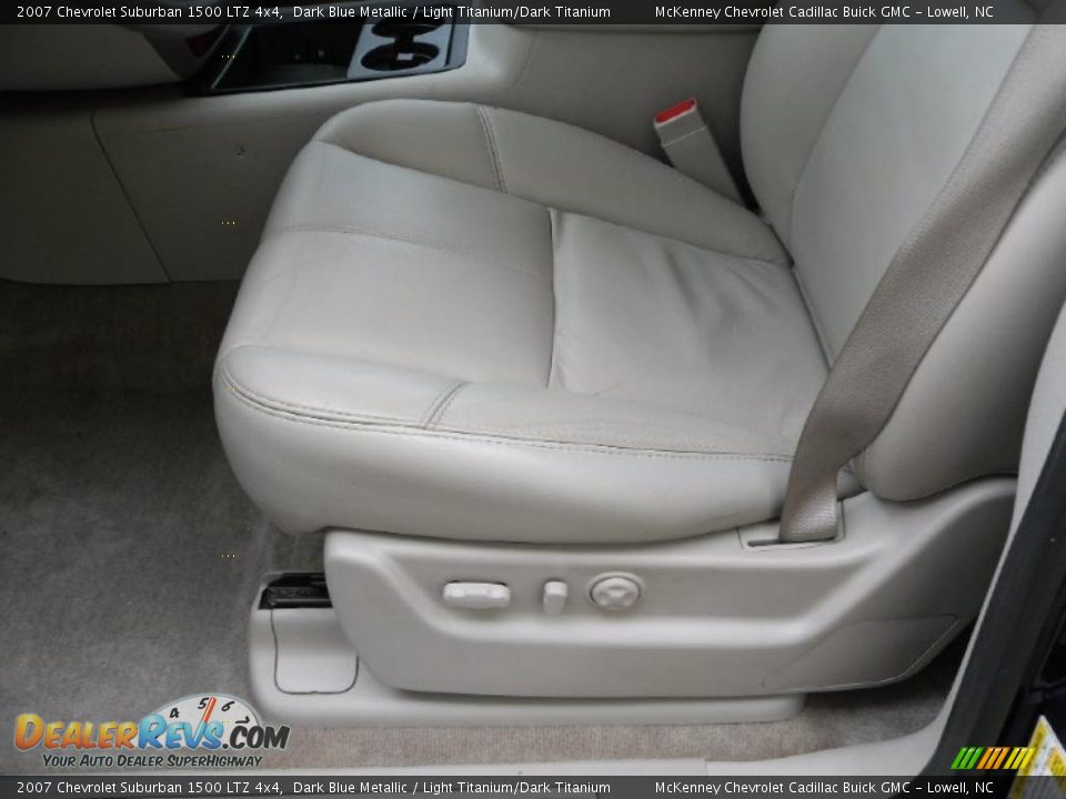 2007 Chevrolet Suburban 1500 LTZ 4x4 Dark Blue Metallic / Light Titanium/Dark Titanium Photo #9