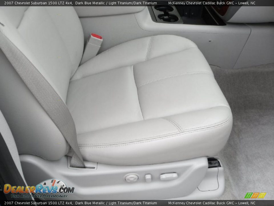 2007 Chevrolet Suburban 1500 LTZ 4x4 Dark Blue Metallic / Light Titanium/Dark Titanium Photo #13