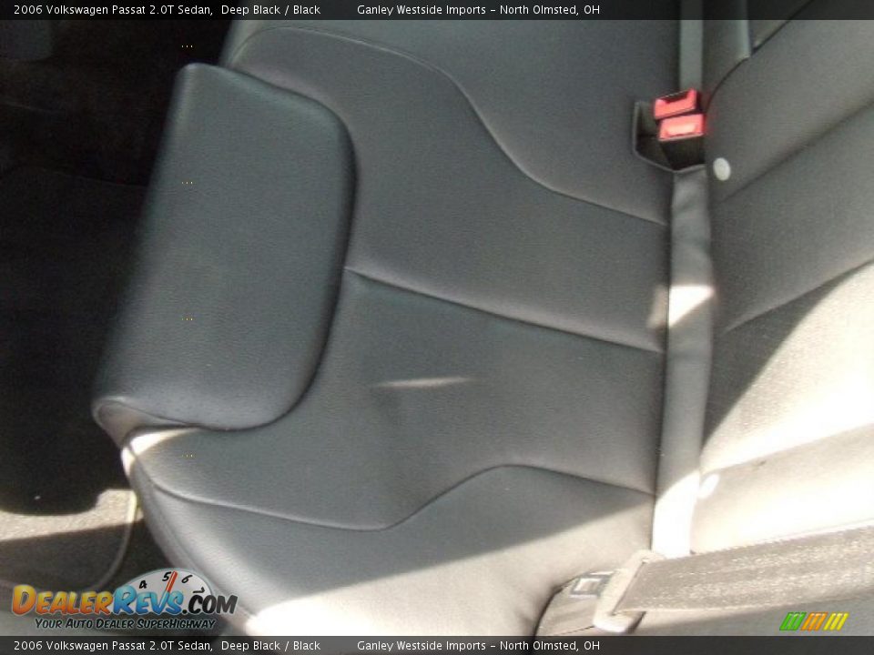 2006 Volkswagen Passat 2.0T Sedan Deep Black / Black Photo #10