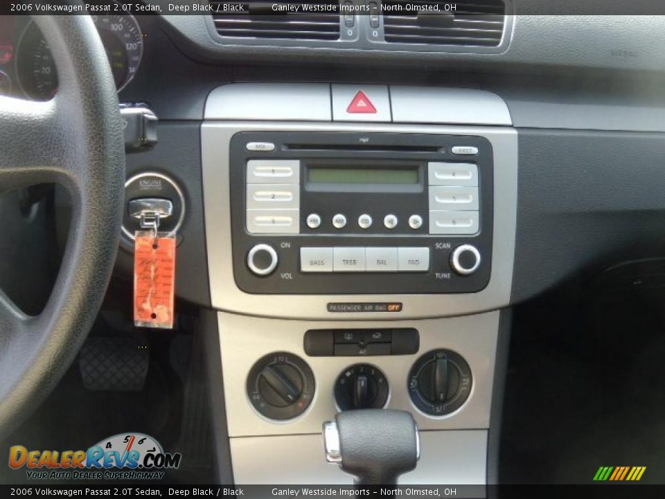 2006 Volkswagen Passat 2.0T Sedan Deep Black / Black Photo #17