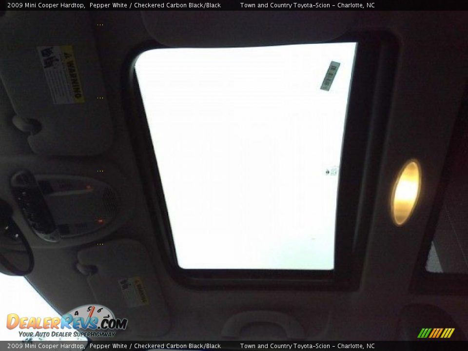 2009 Mini Cooper Hardtop Pepper White / Checkered Carbon Black/Black Photo #14