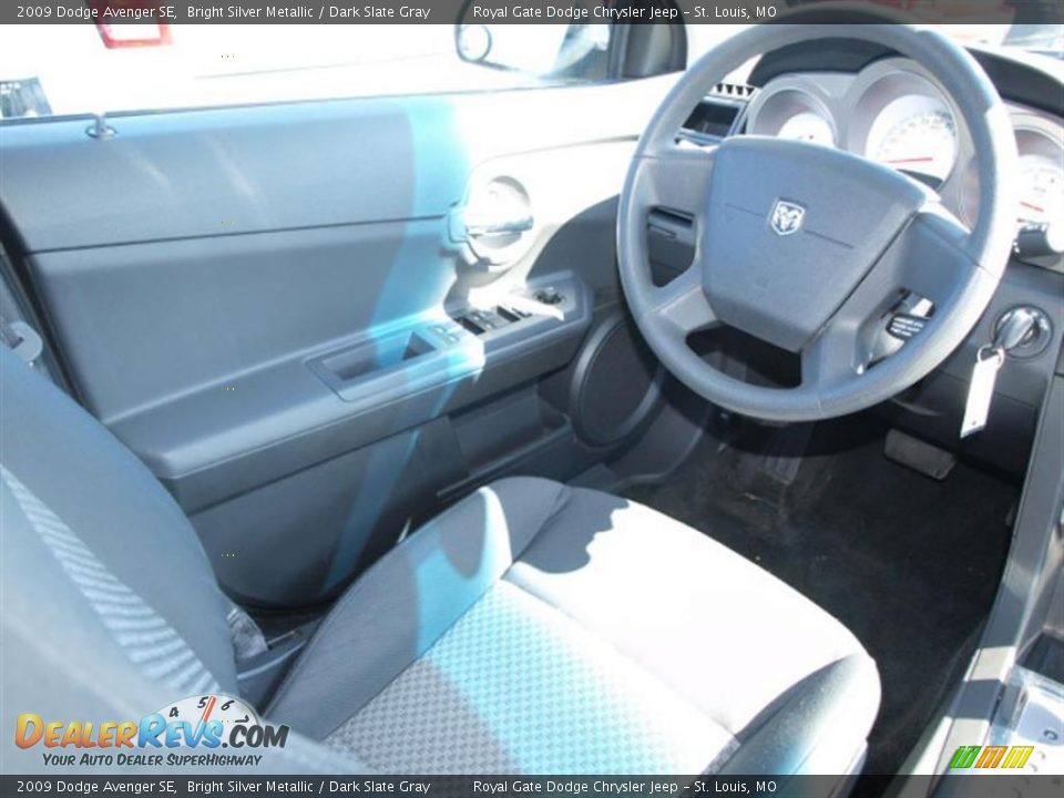 2009 Dodge Avenger SE Bright Silver Metallic / Dark Slate Gray Photo #11
