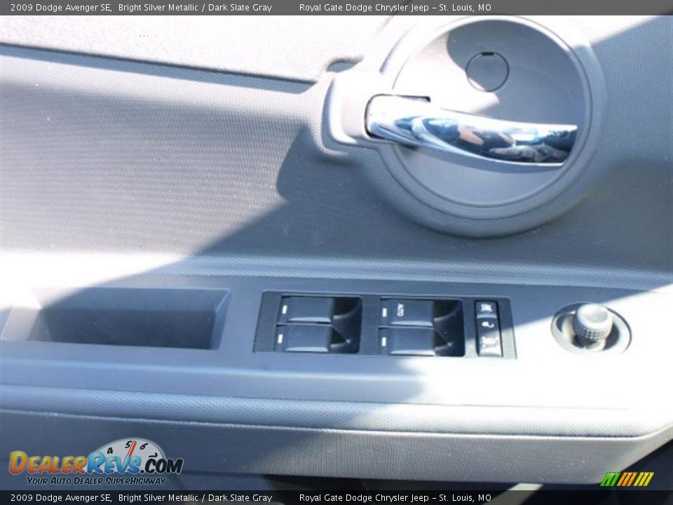 2009 Dodge Avenger SE Bright Silver Metallic / Dark Slate Gray Photo #15