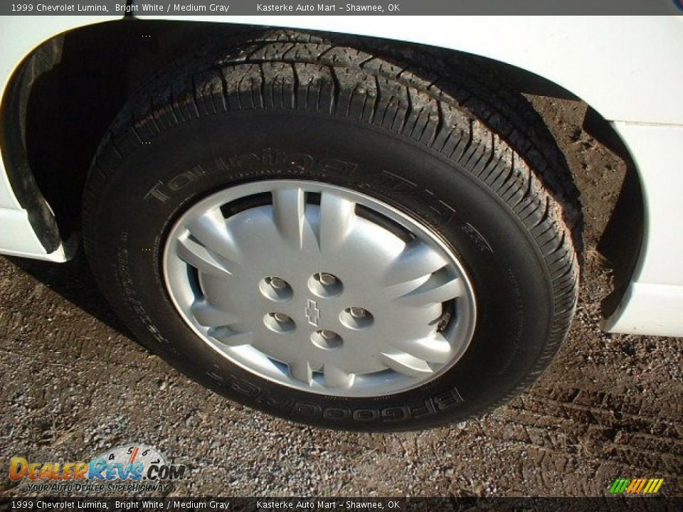 1999 Chevrolet Lumina Bright White / Medium Gray Photo #5