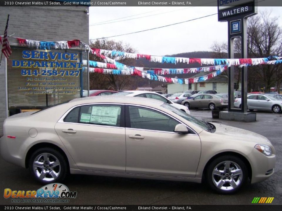 2010 Chevrolet Malibu LT Sedan Gold Mist Metallic / Cocoa/Cashmere Photo #4
