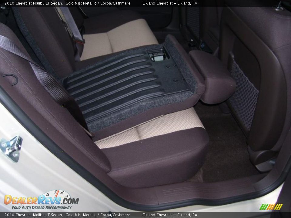 2010 Chevrolet Malibu LT Sedan Gold Mist Metallic / Cocoa/Cashmere Photo #17
