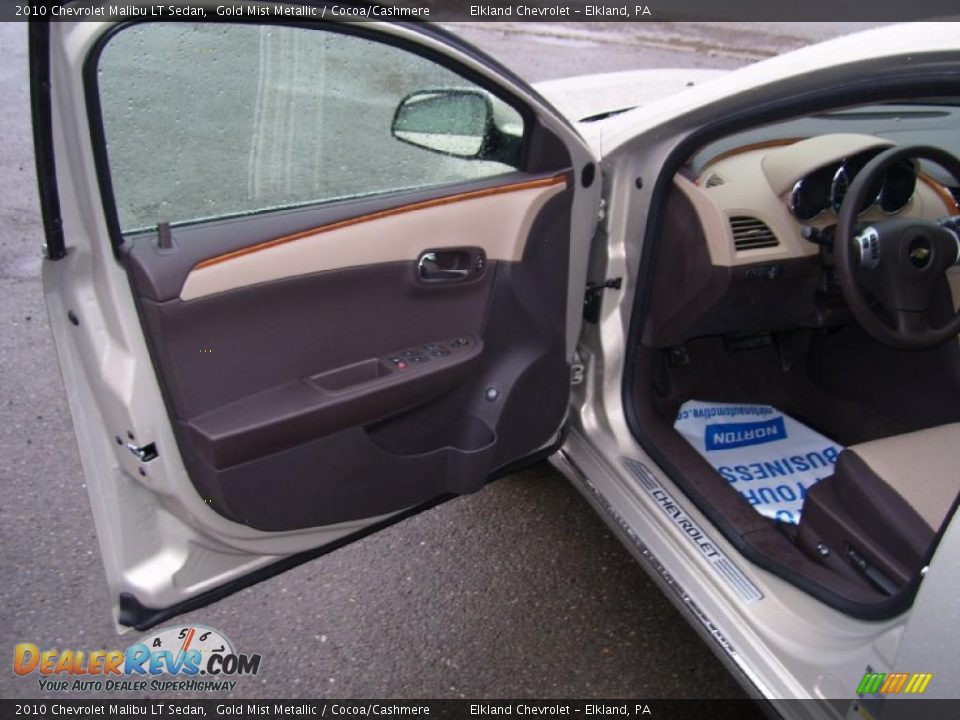 2010 Chevrolet Malibu LT Sedan Gold Mist Metallic / Cocoa/Cashmere Photo #23