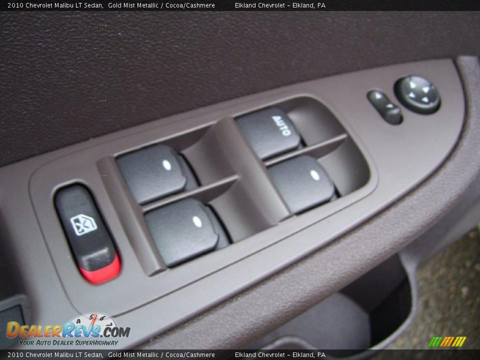 2010 Chevrolet Malibu LT Sedan Gold Mist Metallic / Cocoa/Cashmere Photo #24