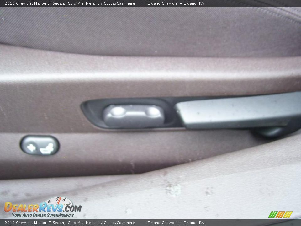 2010 Chevrolet Malibu LT Sedan Gold Mist Metallic / Cocoa/Cashmere Photo #28