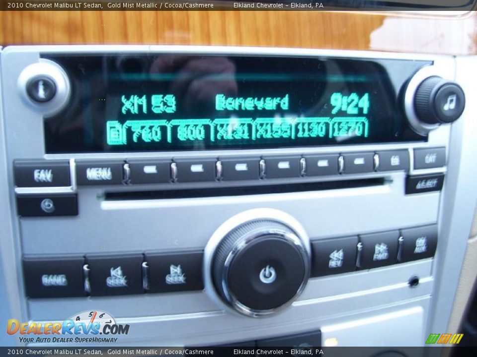2010 Chevrolet Malibu LT Sedan Gold Mist Metallic / Cocoa/Cashmere Photo #35