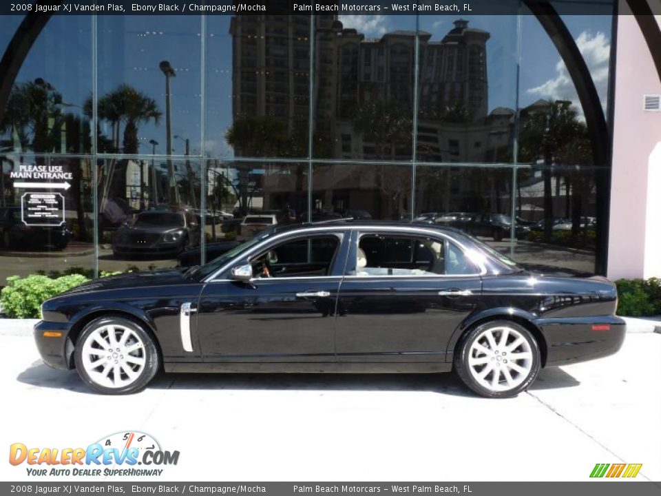 2008 Jaguar XJ Vanden Plas Ebony Black / Champagne/Mocha Photo #12