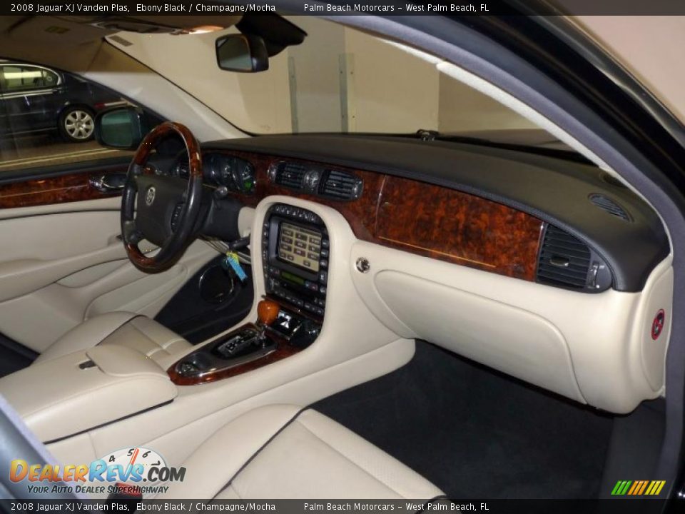 2008 Jaguar XJ Vanden Plas Ebony Black / Champagne/Mocha Photo #26