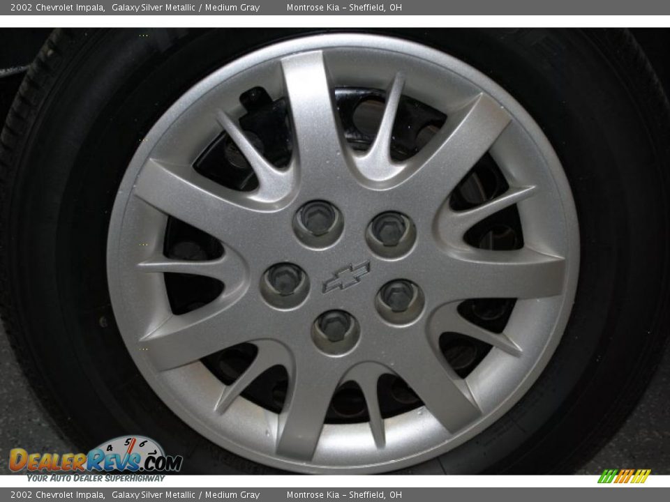 2002 Chevrolet Impala Galaxy Silver Metallic / Medium Gray Photo #32