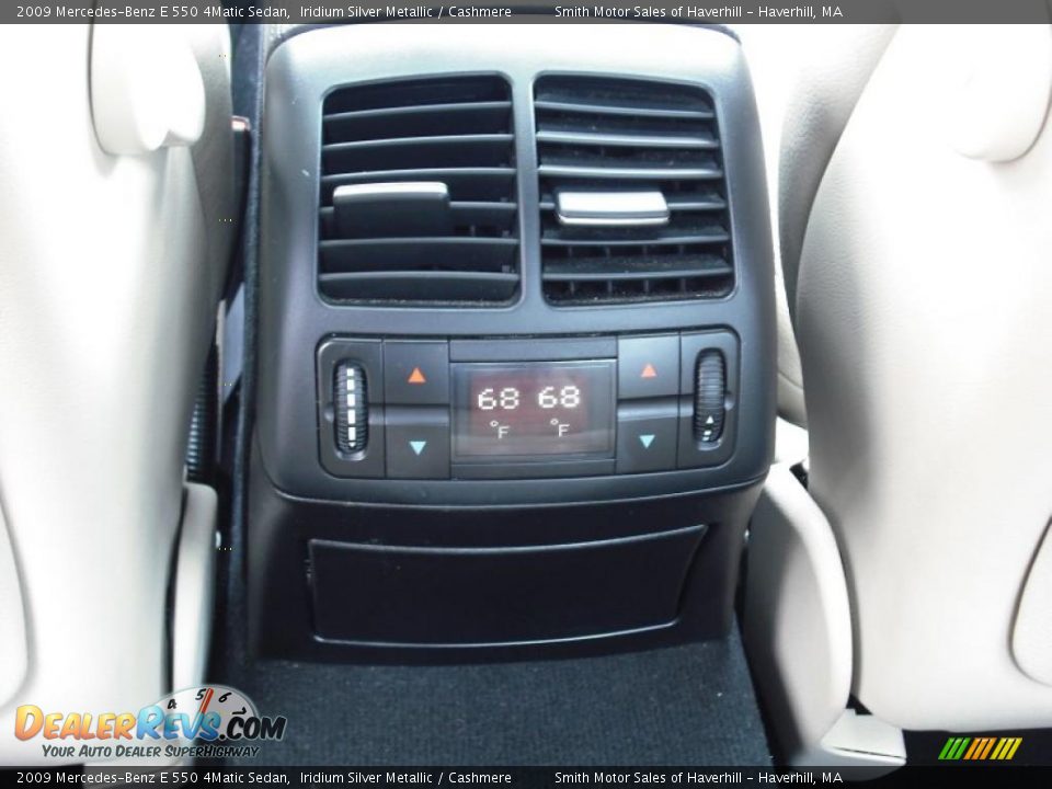 2009 Mercedes-Benz E 550 4Matic Sedan Iridium Silver Metallic / Cashmere Photo #17