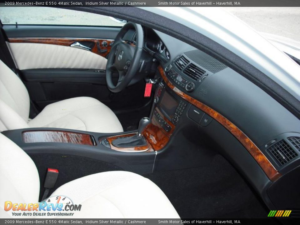 2009 Mercedes-Benz E 550 4Matic Sedan Iridium Silver Metallic / Cashmere Photo #23