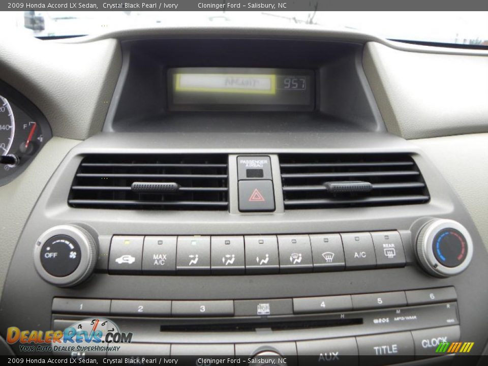 2009 Honda Accord LX Sedan Crystal Black Pearl / Ivory Photo #17