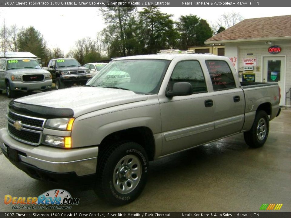 2007 Chevrolet Silverado 1500 Classic LS Crew Cab 4x4 Silver Birch Metallic / Dark Charcoal Photo #2