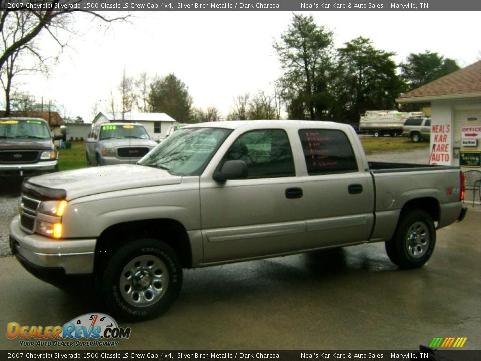 2007 Chevrolet Silverado 1500 Classic LS Crew Cab 4x4 Silver Birch Metallic / Dark Charcoal Photo #3