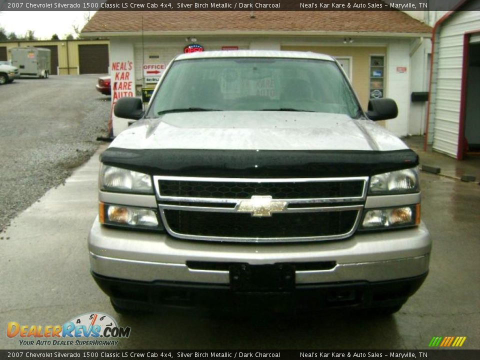 2007 Chevrolet Silverado 1500 Classic LS Crew Cab 4x4 Silver Birch Metallic / Dark Charcoal Photo #4