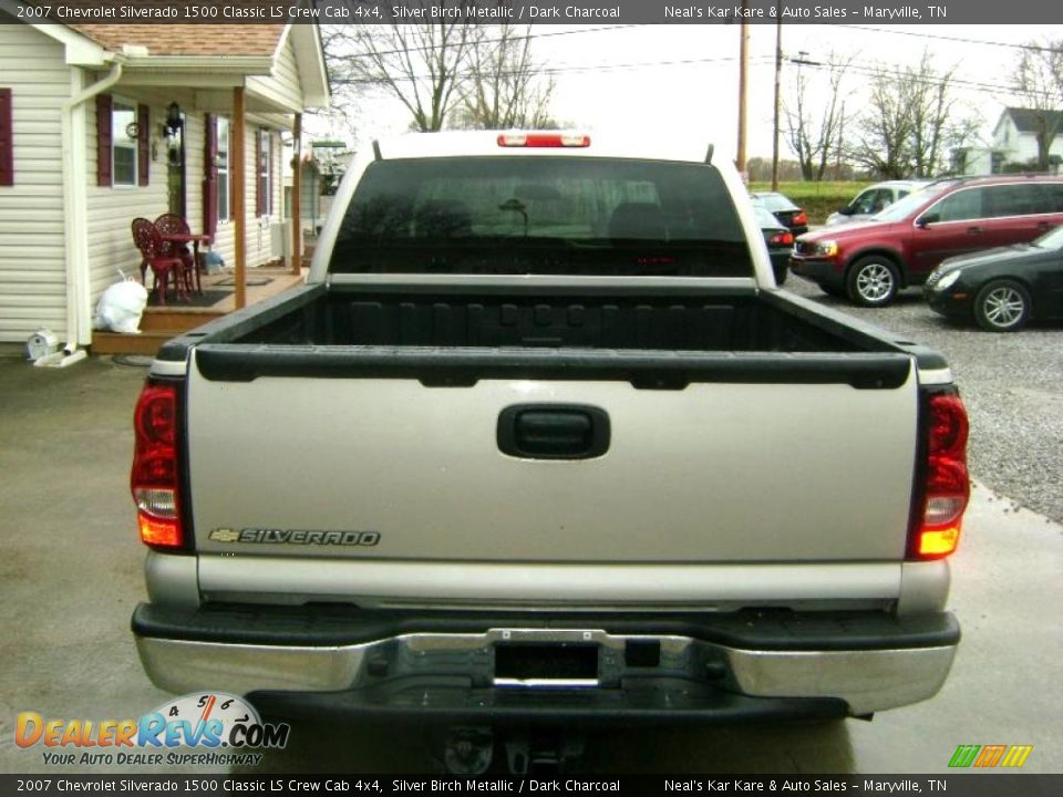 2007 Chevrolet Silverado 1500 Classic LS Crew Cab 4x4 Silver Birch Metallic / Dark Charcoal Photo #10