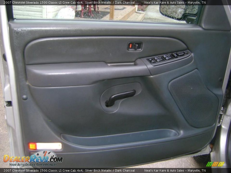 2007 Chevrolet Silverado 1500 Classic LS Crew Cab 4x4 Silver Birch Metallic / Dark Charcoal Photo #12