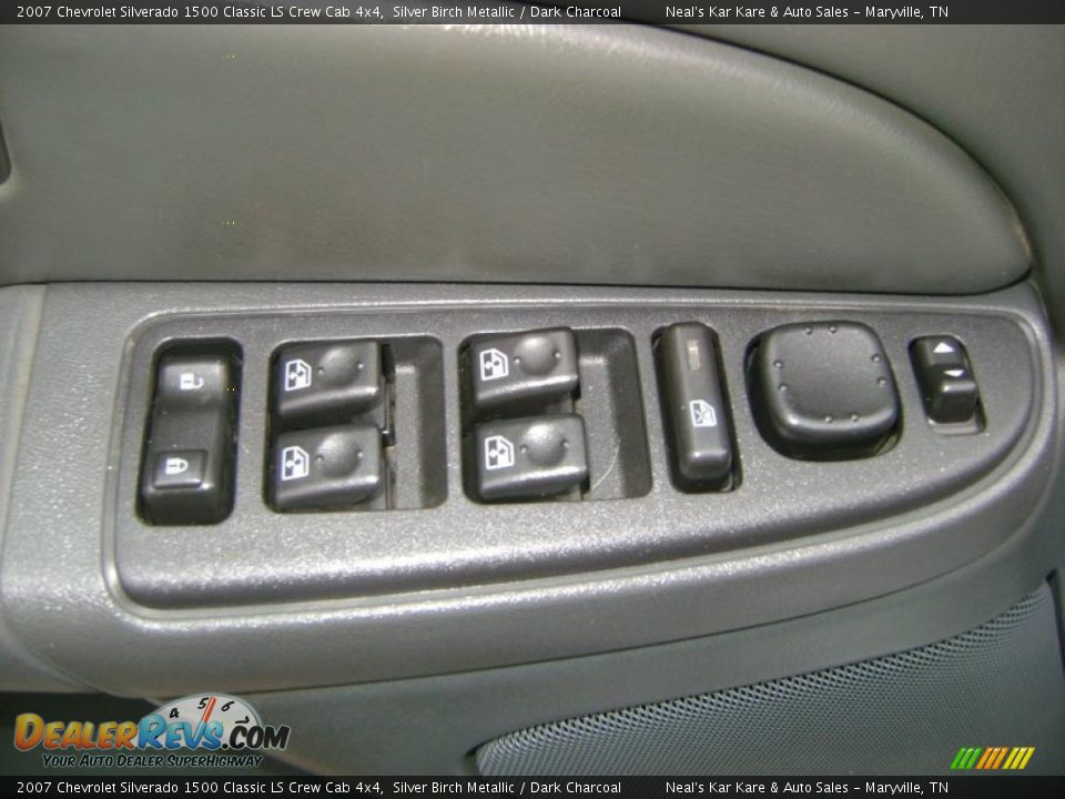 2007 Chevrolet Silverado 1500 Classic LS Crew Cab 4x4 Silver Birch Metallic / Dark Charcoal Photo #13