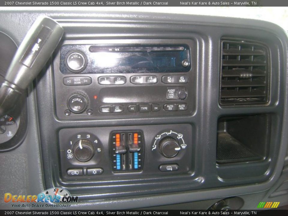 2007 Chevrolet Silverado 1500 Classic LS Crew Cab 4x4 Silver Birch Metallic / Dark Charcoal Photo #17