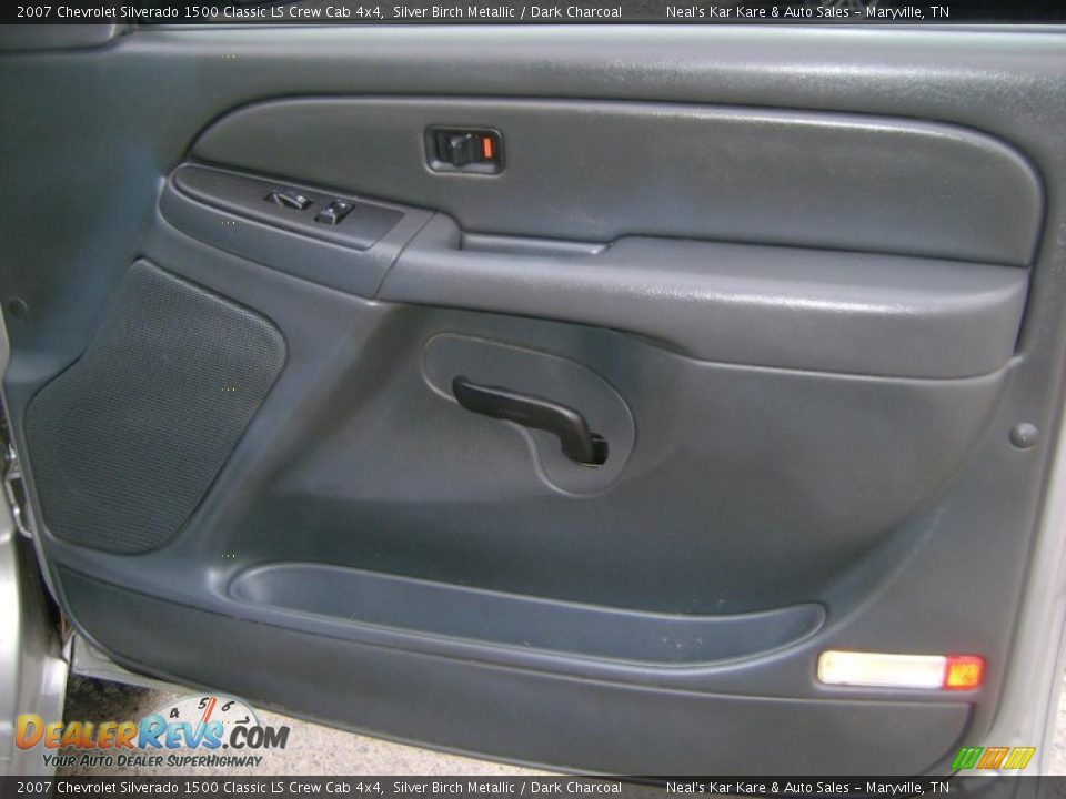 2007 Chevrolet Silverado 1500 Classic LS Crew Cab 4x4 Silver Birch Metallic / Dark Charcoal Photo #22