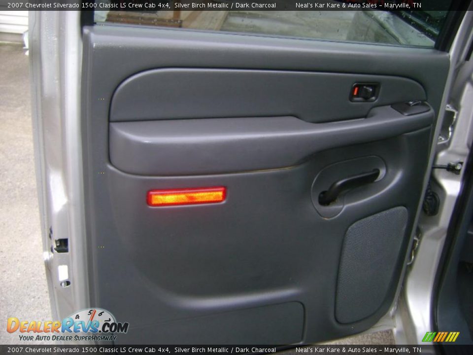 2007 Chevrolet Silverado 1500 Classic LS Crew Cab 4x4 Silver Birch Metallic / Dark Charcoal Photo #23